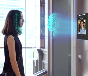 高准确率 快速识别_500毫秒快速识别对比，1秒内完成人脸捕捉、考勤全过程