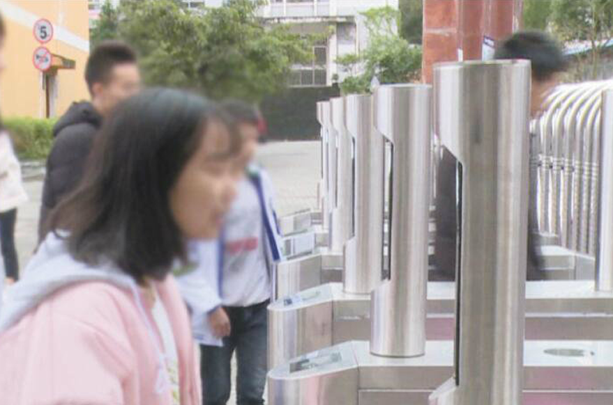 刷脸测温，智能人脸识别测温仪用处大！企业复工、公交车运营、学校开学必备神器!