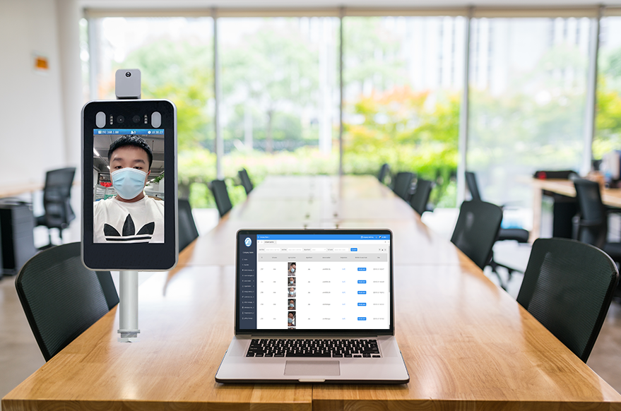 捷易科技英文版人脸识别测温一体机接受批量订货，全英文操作界面+后台管理系统，助力国际疫情防控