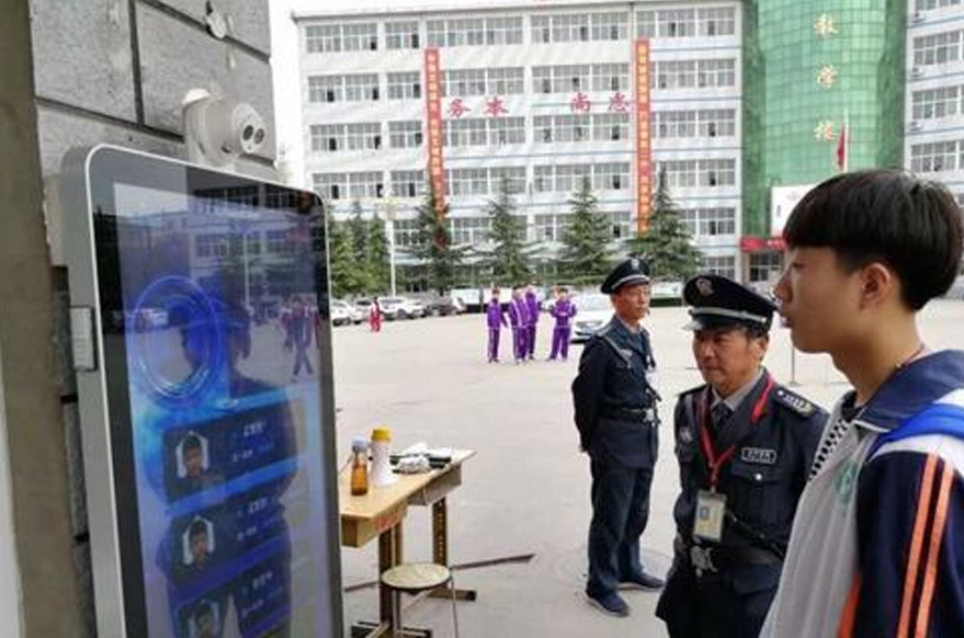“刷脸”签到考勤，校园人脸识别考勤怎么应用？刷脸打卡机怎么查考勤_深圳捷易科技