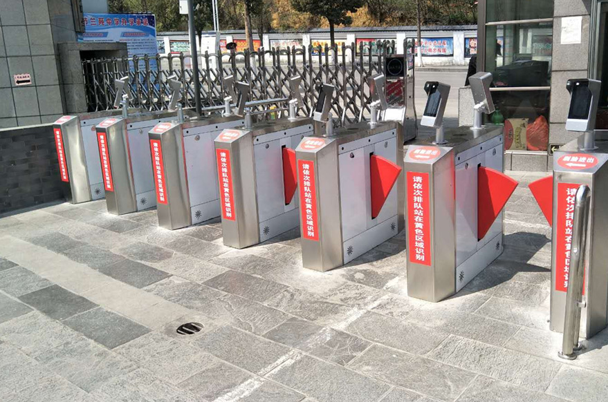 校园中人脸识别终端设备应用在哪？_深圳捷易科技