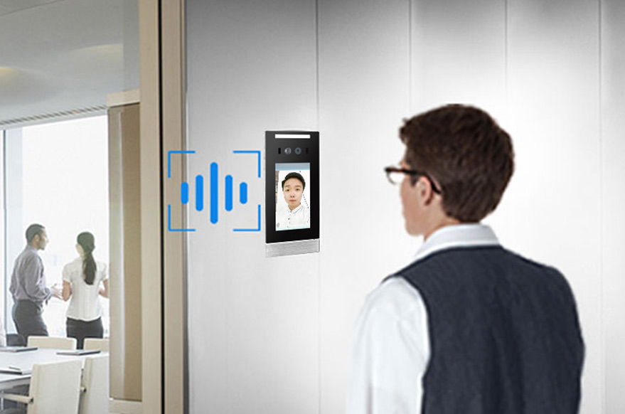 无感智能型人脸门禁机厂商简述人脸识别门禁前途和技术优越性_深圳捷易科技