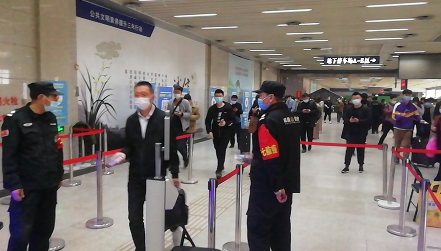 信阳火车站、信阳高铁东站上线使用捷易科技的刷身份证自动核验健康码测温设备